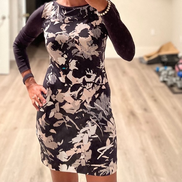 Dress - Picture 1 of 3